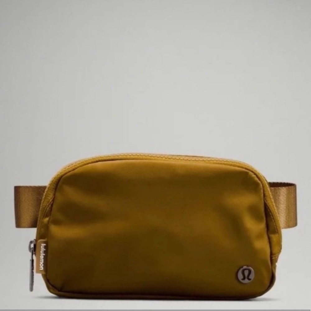 NWT Lululemon Everywhere Belt Bag Burnt Caramel